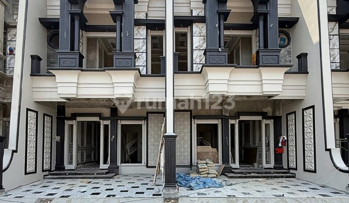 Rumah Mewah Harga Murah Lho Lokasi Di Pusat Kota Depok Dekat Dengan Universitas Stasiun Kereta Dan Exit Tol Cijago Dan Desari Kukusan Ui