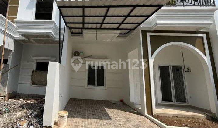 Over Kredit Rumah Dua Lantai Bagus Dan Murah Legalitas Shm Lokasi Strategis Dekat Dengan Alun Alun Kota Depok Dan Stasiun Kereta, Exit Tol Cijago Margonda