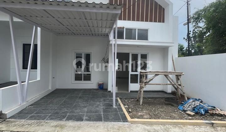 House Over Credit Very Strategic Near Train Station