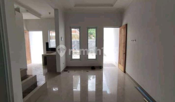 Two-Story House, Under Credit, Located in Sukmajaya, Close to Margonda Toll Exit and Juanda. 2