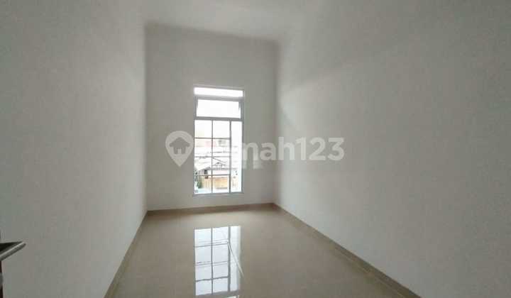 Rumah Murah 2 Lantai Minimalis Bagus SHM di Permata Inten 2