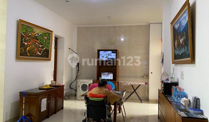 Rumah Murah 2.5 Lantai Semi Furnished Bagus Shm Di Sayap Sunda 2