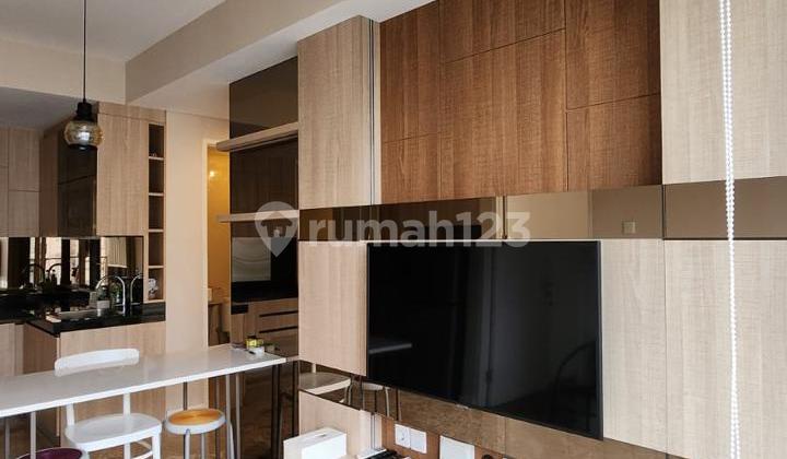 Apartemen 4 Kamar Tidur Semi Furnished di Landmark Apartemen