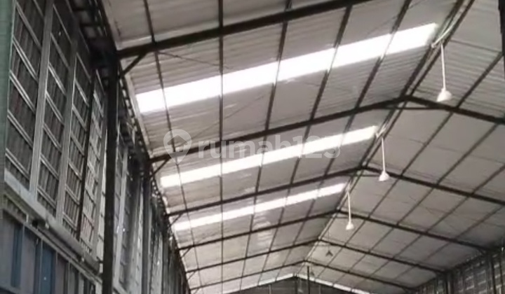 Gudang Murah Bagus Luas 3300.0 M² SHM di Mainroad Soreang Gudang Murah Bagus Luas 3300.0 M² SHM di Mainroad Soreang