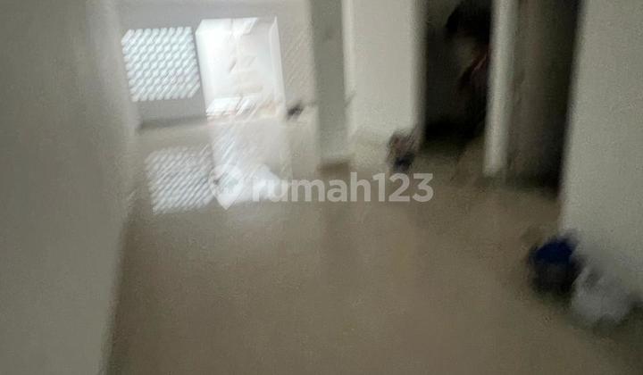 Rumah Murah 2 Lantai Bagus Baru Renovasi SHM Komplek Cherry Field 2