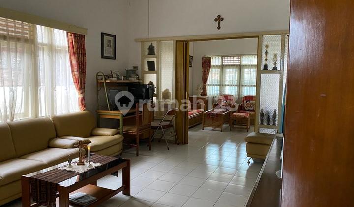 Rumah Murah 2.5 Lantai Semi Furnished Bagus Shm Di Sayap Sunda