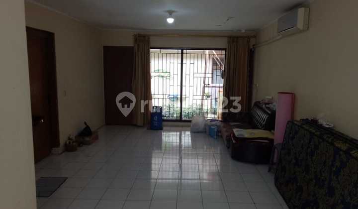 Affordable 2-Story Ready-to-Occupy House, Strategic Location with SHM Certificate in Sayap Pajajaran 2