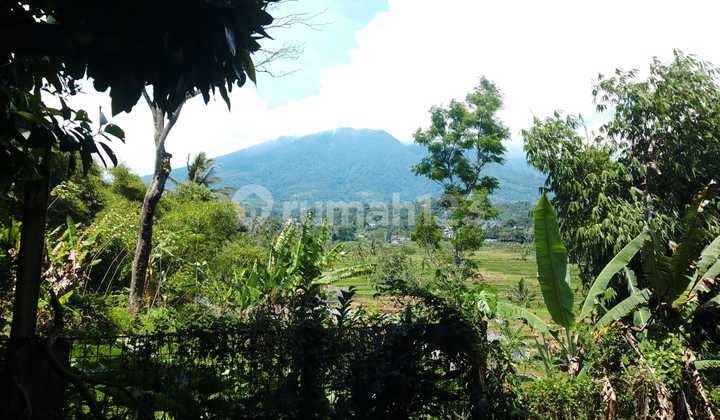 Di Jual Villa Strategis dengan View Pegunungan di Cigombong