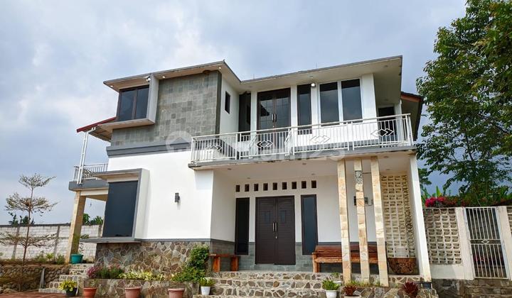 Ready-to-Live Villa with View of Mount Salak Ready-to-Live Villa with View of Mount Salak