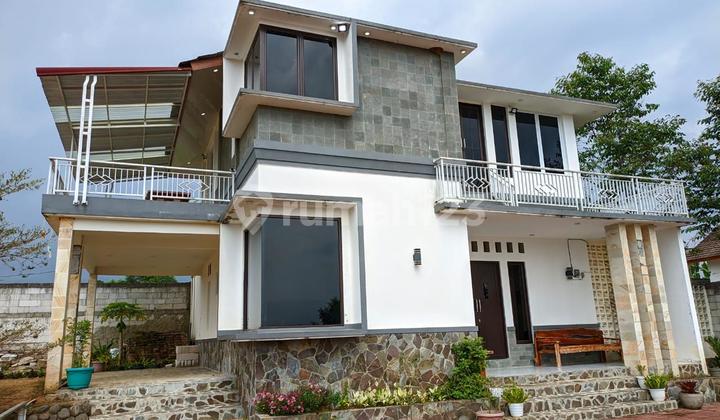 Ready-to-Live Villa with View of Mount Salak Ready-to-Live Villa with View of Mount Salak