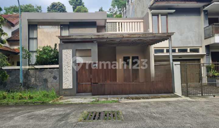 SM - Furnished House for Rent in Setraduta Bandung with Swimming Pool