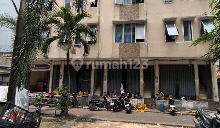 Di Jual 4 Ruko Gandeng dengan 36 Kamar Kost di Pusat Kota Jakarta