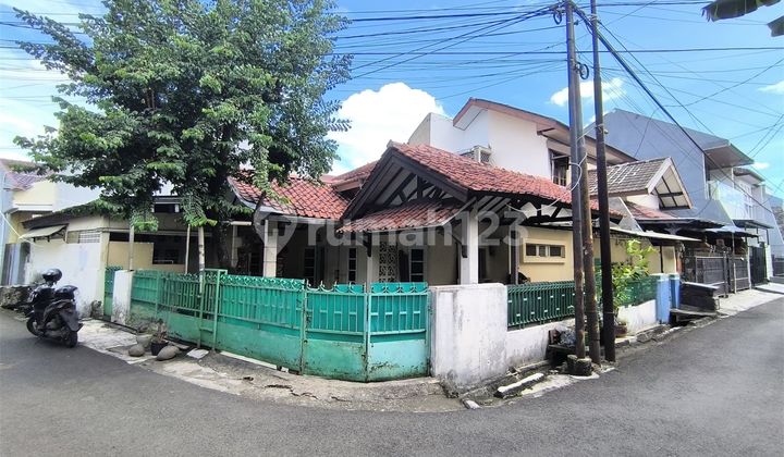 Di Jual Rumah Posisi Hook di Jakarta Timur Rawamangun