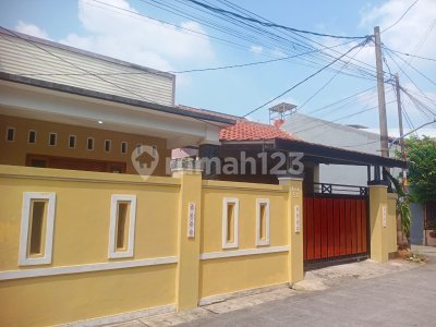 Nice House Shm Perumnas 1 Bekasi +2 Rentals For Quick Sale 2