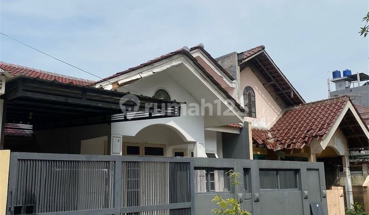 House for Sale Near Shopping Center in Galaxy Bekasi