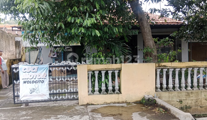 Dijual Cepat Tanah Plus Bangunan Lt 427 Lb 385 Kt 5 Km 4 di Semarang Barat 1