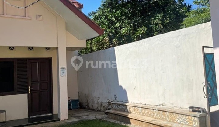 Rumah dengan Teras Luas di Durian - Ph 2