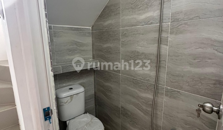 Rumah Murah 2 Lantai 2 Kamar di Cempaka Putih Akses Motor 2