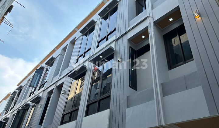 Rumah Minimalis 3 Lantai Di Karanganyar Dekat Rs Husada 2