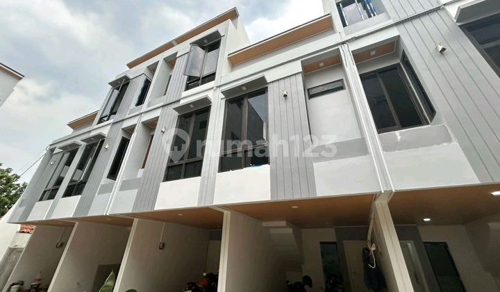 Rumah Murah 2 Lantai di Dwiwarna Dekat Tempat Ibadah