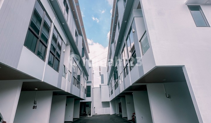 Affordable 2-Story House in South Rawa Near ITC Cempaka Mas Affordable 2-Story House in South Rawa Near ITC Cempaka Mas