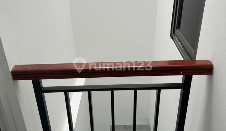 Rumah 2 Lantai 3 Kamar Dekat Ui Salemba di Percetakan Negara Dekat 2