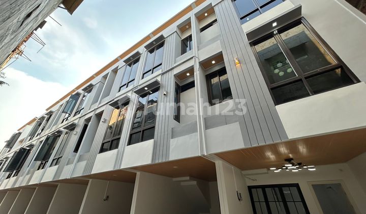 Rumah Minimalis 3 Lantai Di Karanganyar Dekat Rs Husada