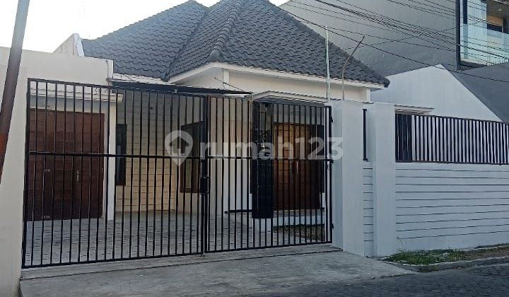 RUMAH SATU LANTAI MANYAR ,, SIAP HUNI