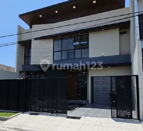 Rumah minimalis 2 lantai Kertajaya indah Rumah minimalis 2 lantai Kertajaya indah