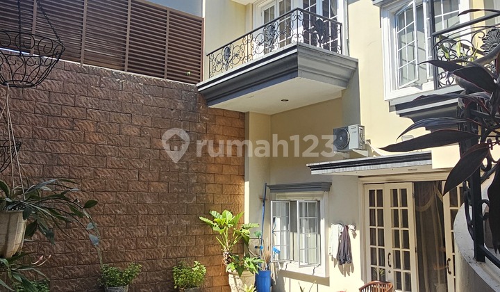 Disewakan Luxury House Full Furnished di Gading Serpong Disewakan Luxury House Full Furnished di Gading Serpong