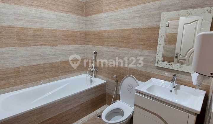 Dijual Rumah Cantik di Sapphire Pondok Hijau Golf 2