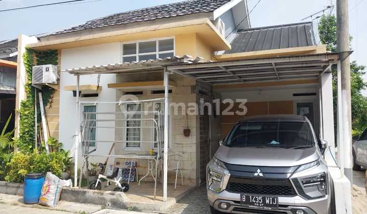 House in Bukit Nusa Indah South Tangerang