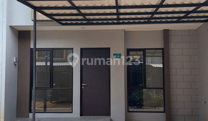 Rumah Cantik Cluster Valencia Tangerang Selatan Rumah Cantik Cluster Valencia Tangerang Selatan