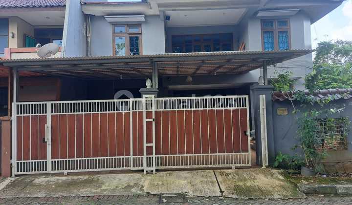 Fast Sale: Corner House, 2 Floors, Comfortable, Strategic, at Villa Indah Pajajaran, Bogor