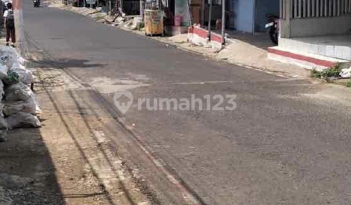 Quick Sale of Adjacent Kiosks in Kebun Pedes 2