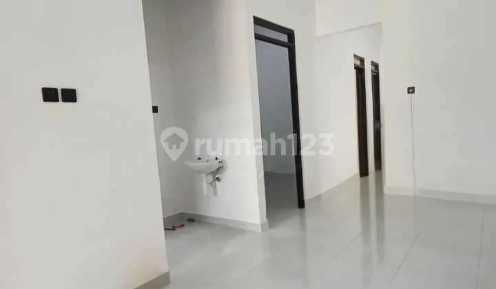 Beautiful House for Sale Fully Renovated at Vila Dago Pamulang, South Tangerang 2