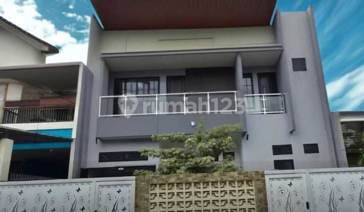 Rumah Dijual Ada Kolam Renang di Griya Loka, Bsd City