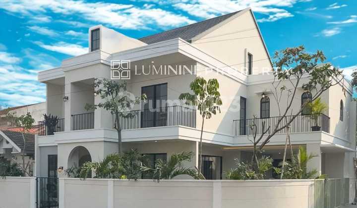 Dijual Rumah Brand New Full Renovasi di Kencana Loka, Bsd City