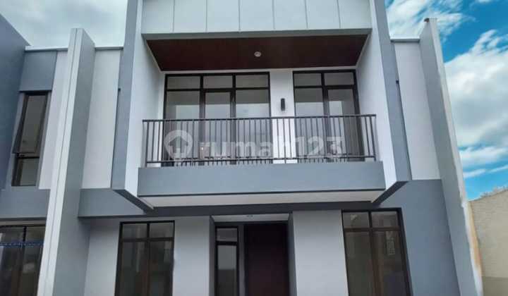 Rumah Jual Brand New di Paramount Petal, Tangerang