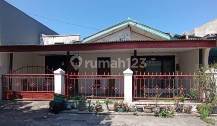 A House in a Quiet Area of Karanganyar, Solo