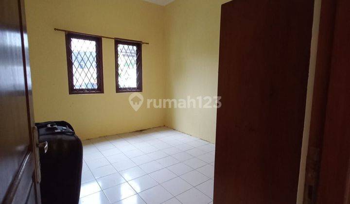 kamar tidur rumah cening ampe depok