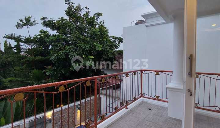 Rumah Siap Huni untuk Kelurga, Jaksel, dengan Pool 2