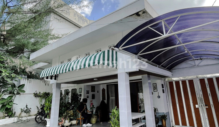 Rumah Bagus Terawat Strategis di Menteng, Hanya Hitung Tanah