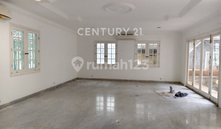 Rumah Luas Lokasi Super Strategis di Wilayah Menteng Inti 2