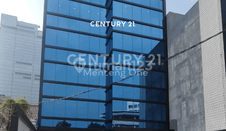 Gedung dengan Fasilitas Lengkap di Area Komersil Menteng Inti