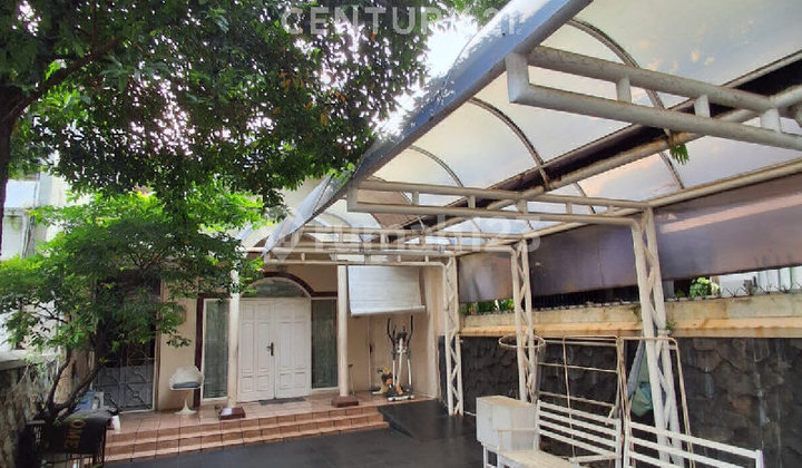 Rumah Mungil Ditengah Menteng. Premium Area And Cozy. 2