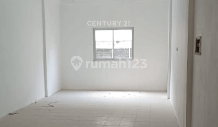 Ruko 3 Lantai Dekat Pusat Perdagangan di Tanah Abang