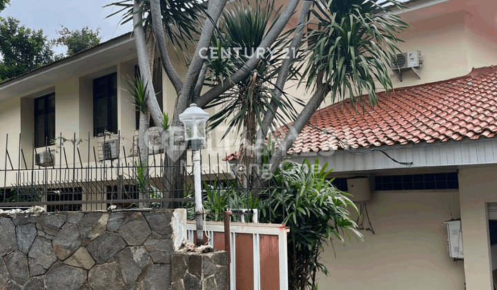 2-Story Hook Building for Residential or Office Use in Kemang