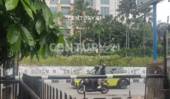 Rumah Hadap Timur Lokasi Strategis di Dekat Pakubuwono