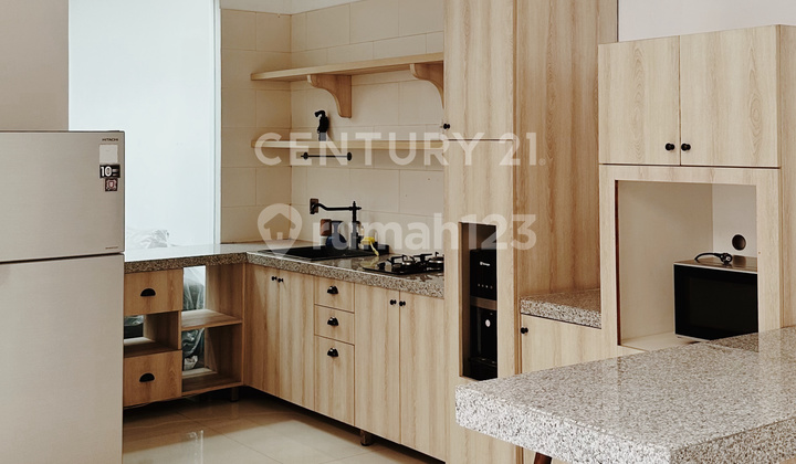 Hunian Nyaman & Luas dengan Rooftop di Menteng 2